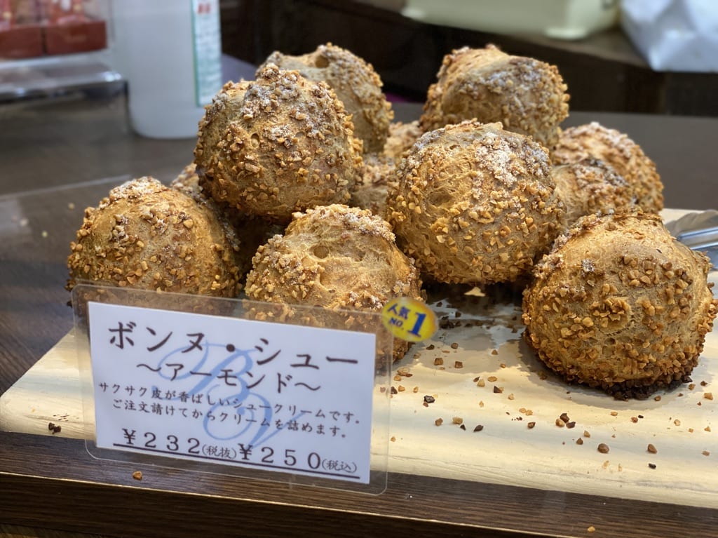 妙典のボンヌヴィサージュのシュークリームを食べました