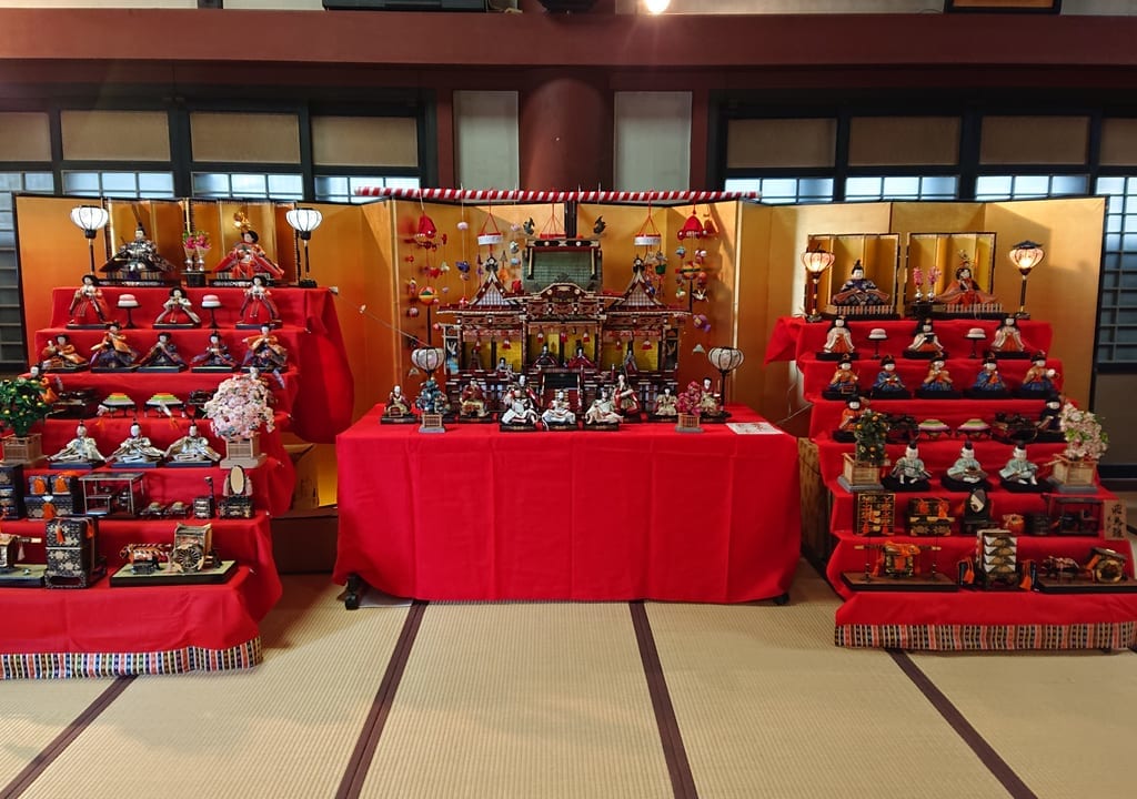 中山おひな祭りの奥の院の雛壇