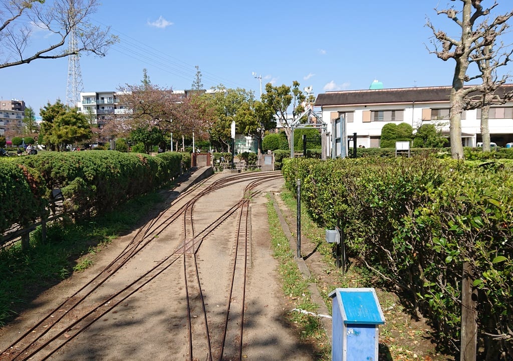行徳駅前公園のミニSLの線路