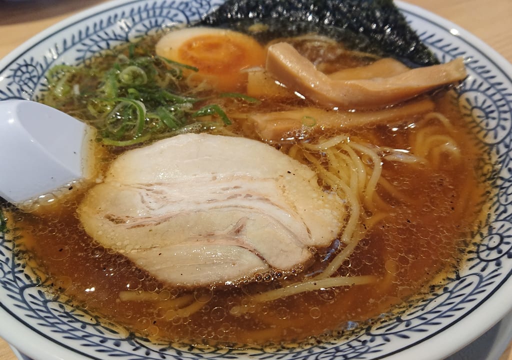 丸源ラーメン市川大野店の醤油ラーメン