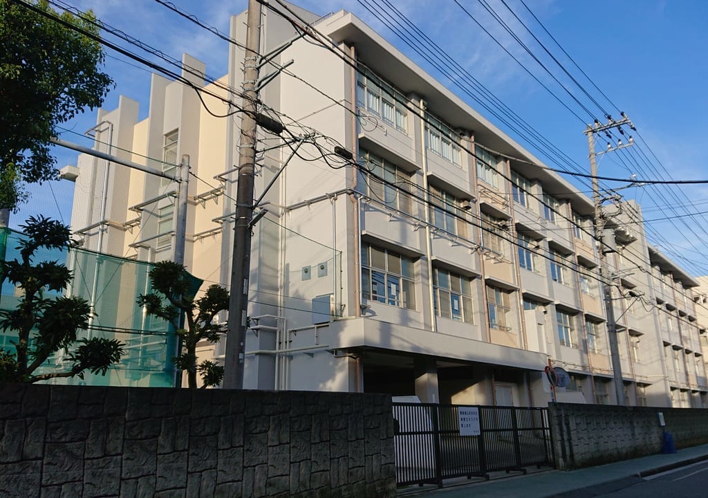 県立市川工業高等学校の全景