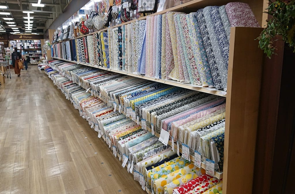 ユザワヤ ニッケコルトンプラザ店では生地がいっぱい！