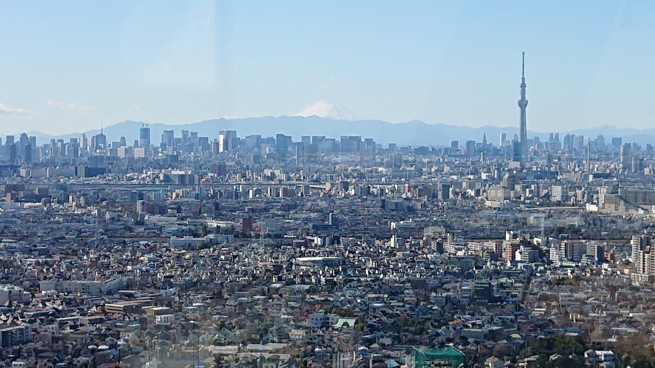 アイリンクタウン展望施設からは富士山とスカイツリーが見えます
