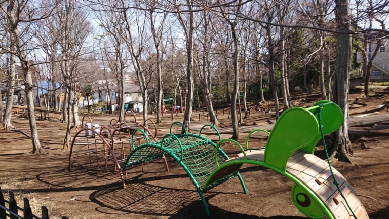 小塚山フィールドアスレチック公園の全景