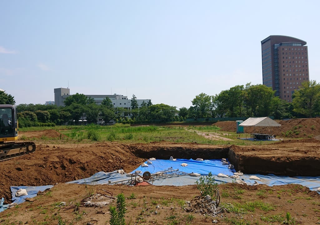 国府台球場は工事中