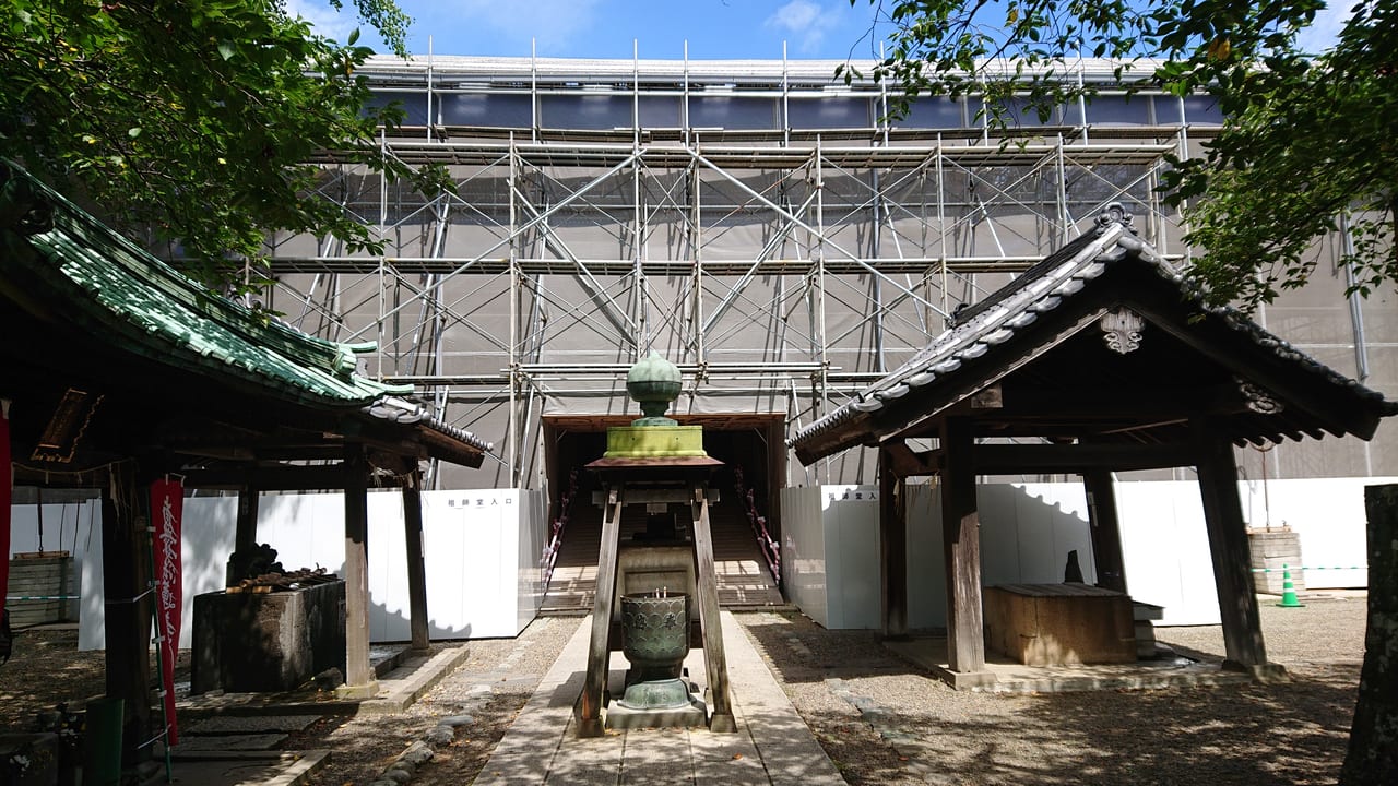 法華経寺祖師堂は修復中でも参拝可能
