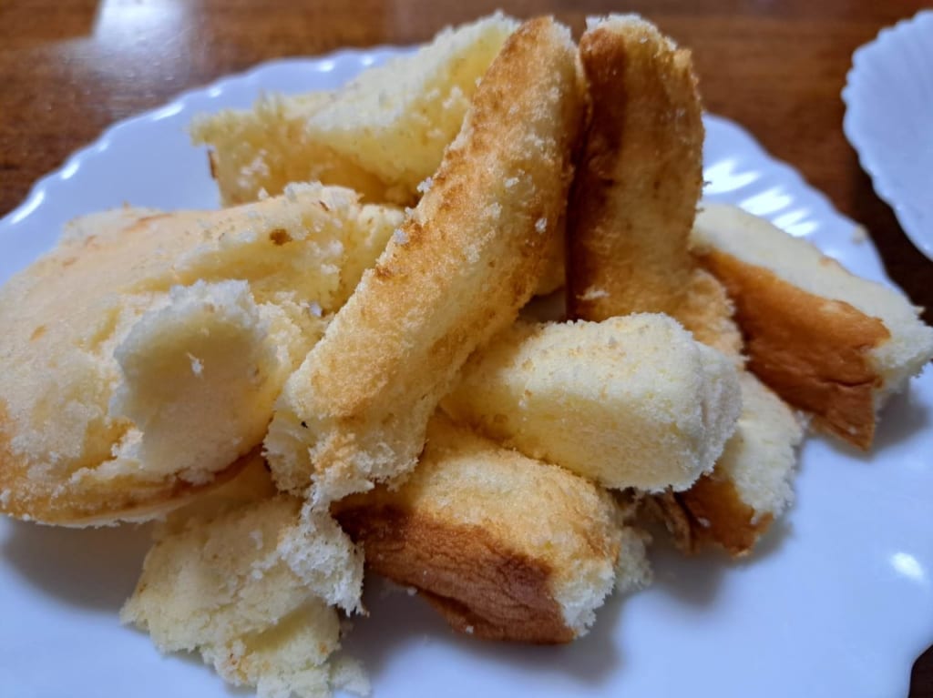コダマケーキのスポンジのはしっこは絶品