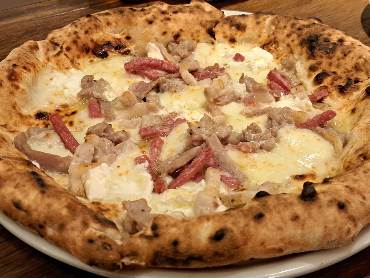 ピッツェリアベルソリーゾのピザ