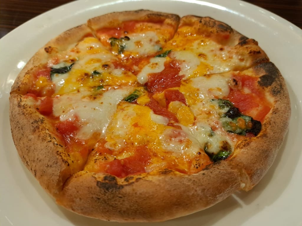伊酒屋食堂KenKenのマルゲリータ