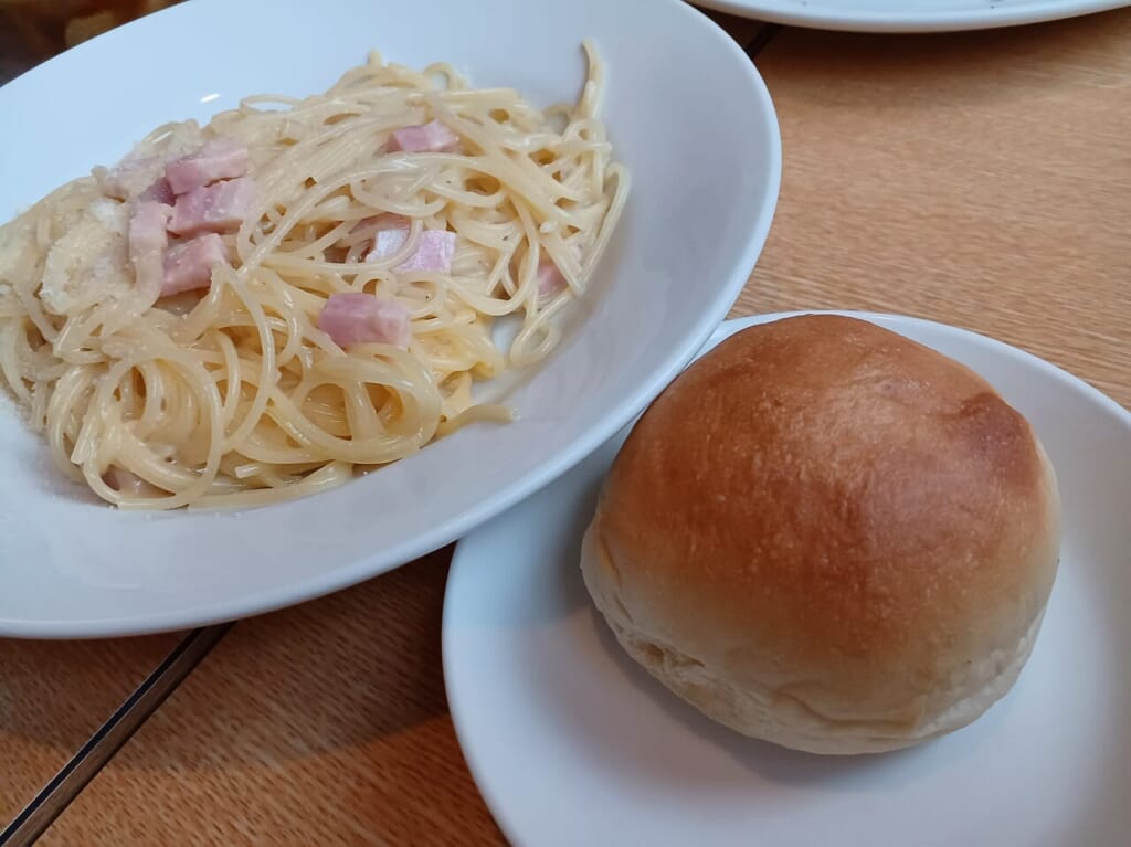 カフェダイニングO.F.F（オフ）のパスタと自家製パン
