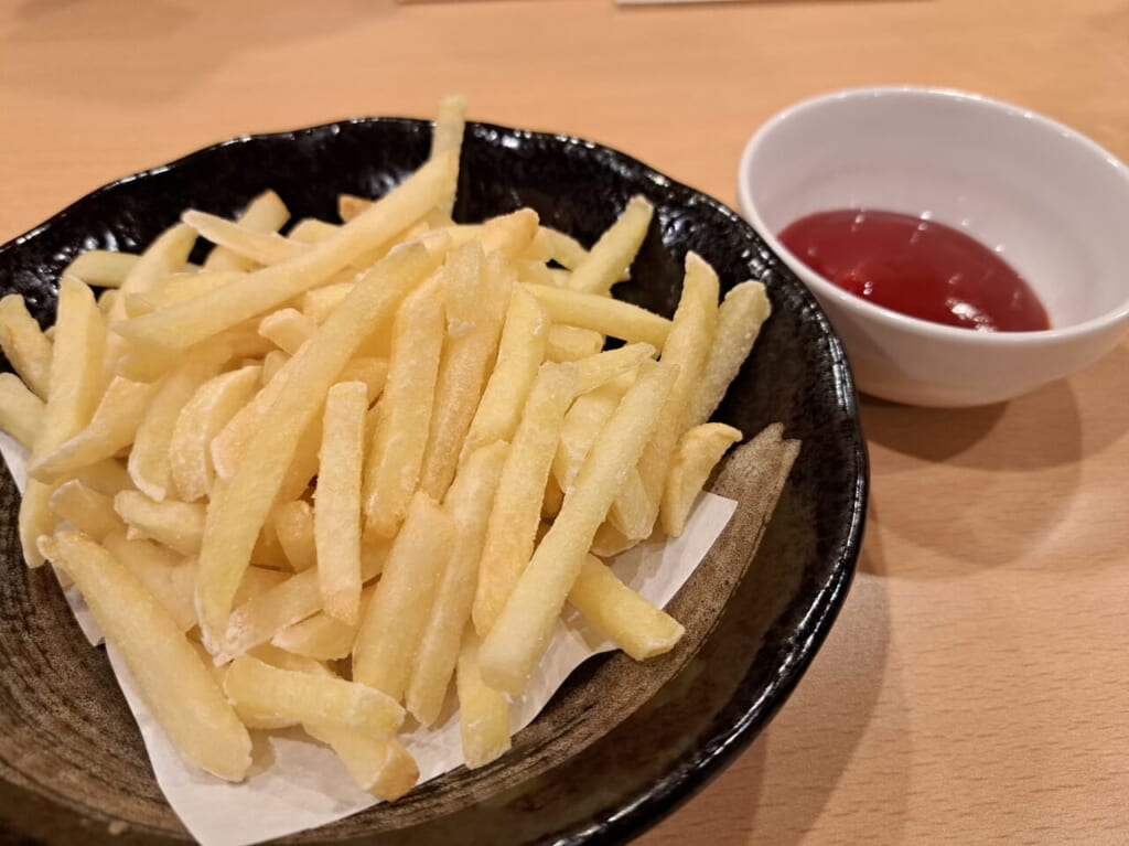 白いとんかつ善香のポテトフライ