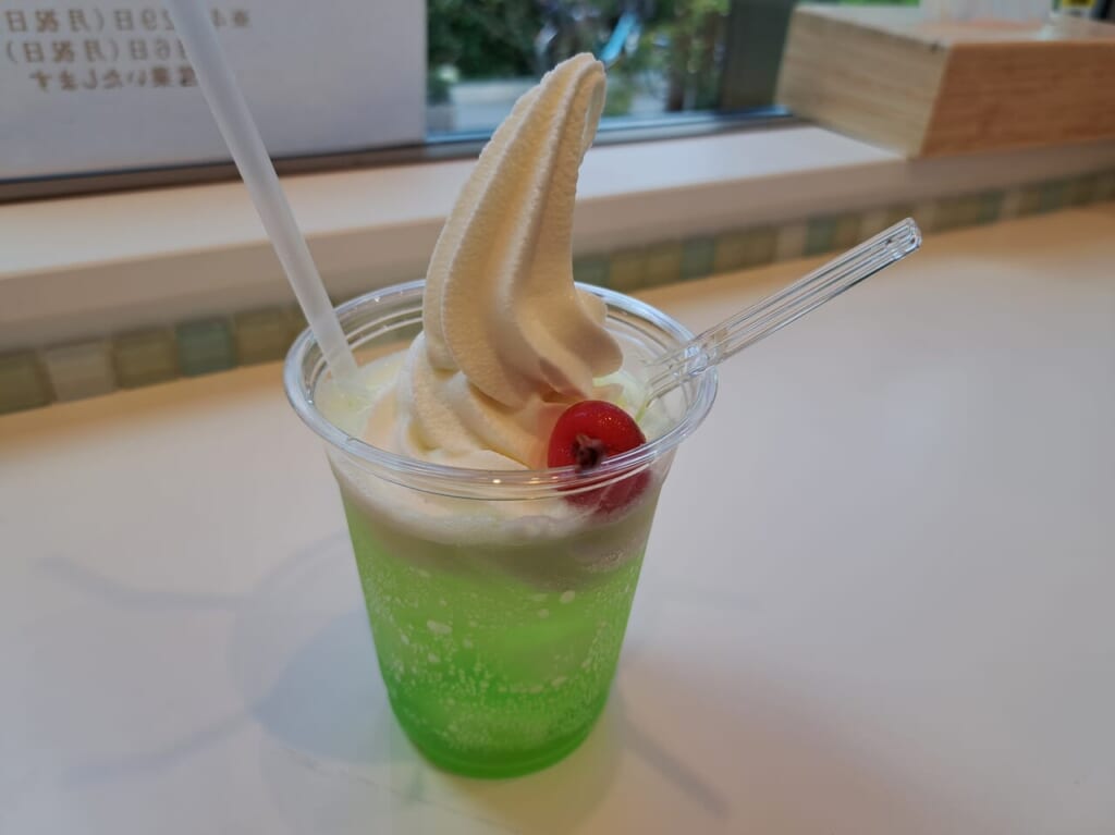 北海道テラスのクリームソーダ