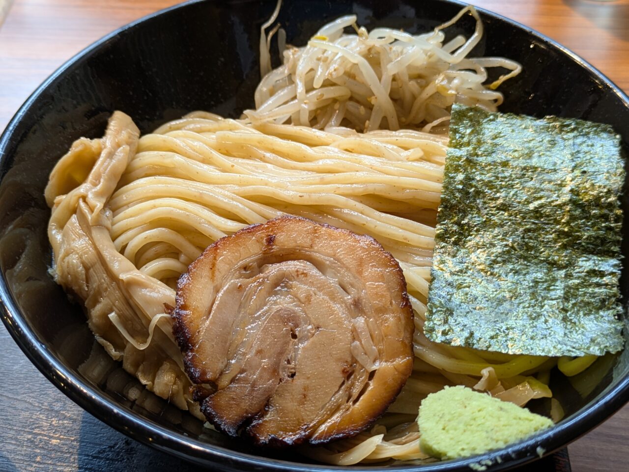 ラーメン鈴家の濃厚鶏魚介つけ麺のわさび