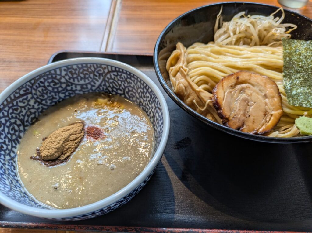 ラーメン鈴家の濃厚鶏魚介つけ麺