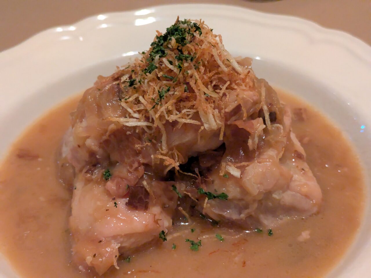 柿の樹の鶏のビール煮込み