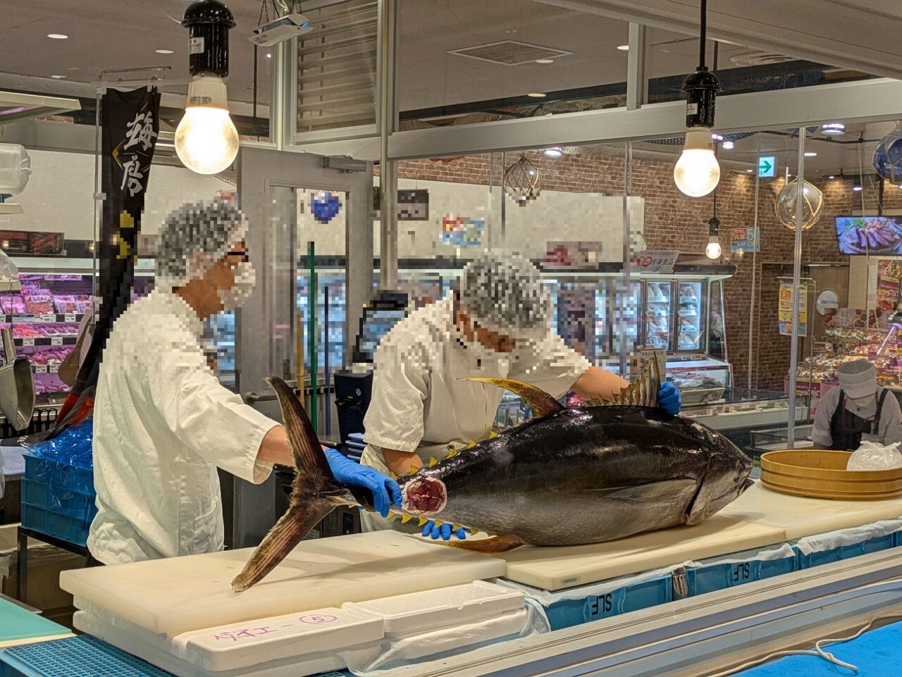 マグロ解体ショー