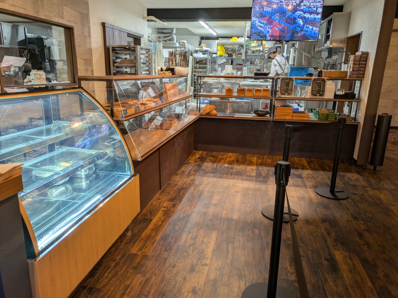 BAKERYTABLEむぎ屋のショーケース