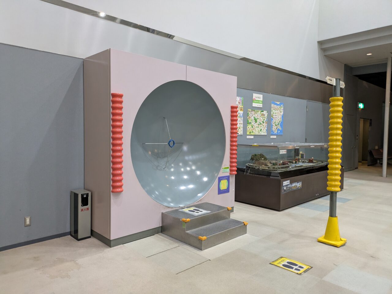 現代産業科学館のスピーキングパラボラ