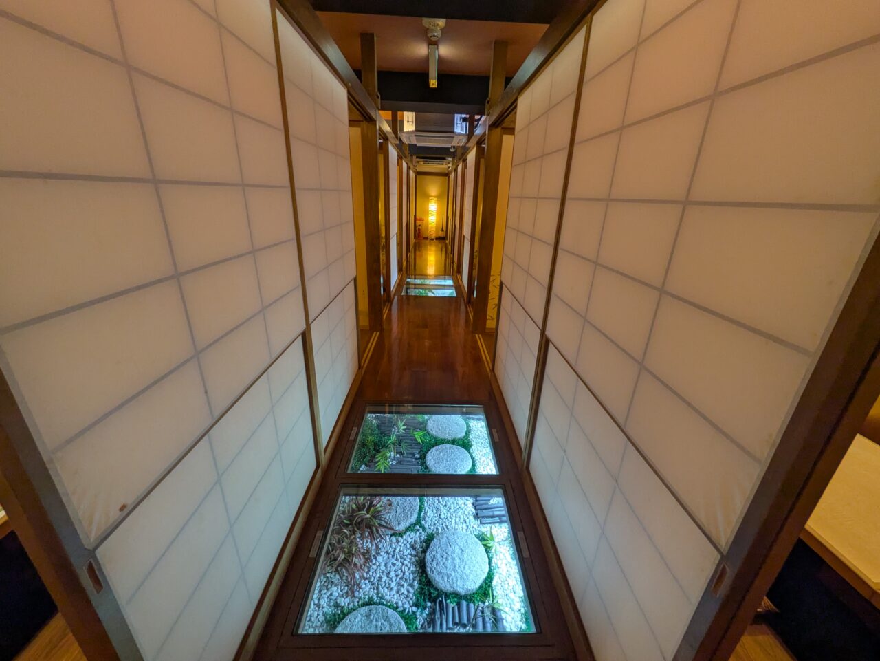 神田ッ子の店内