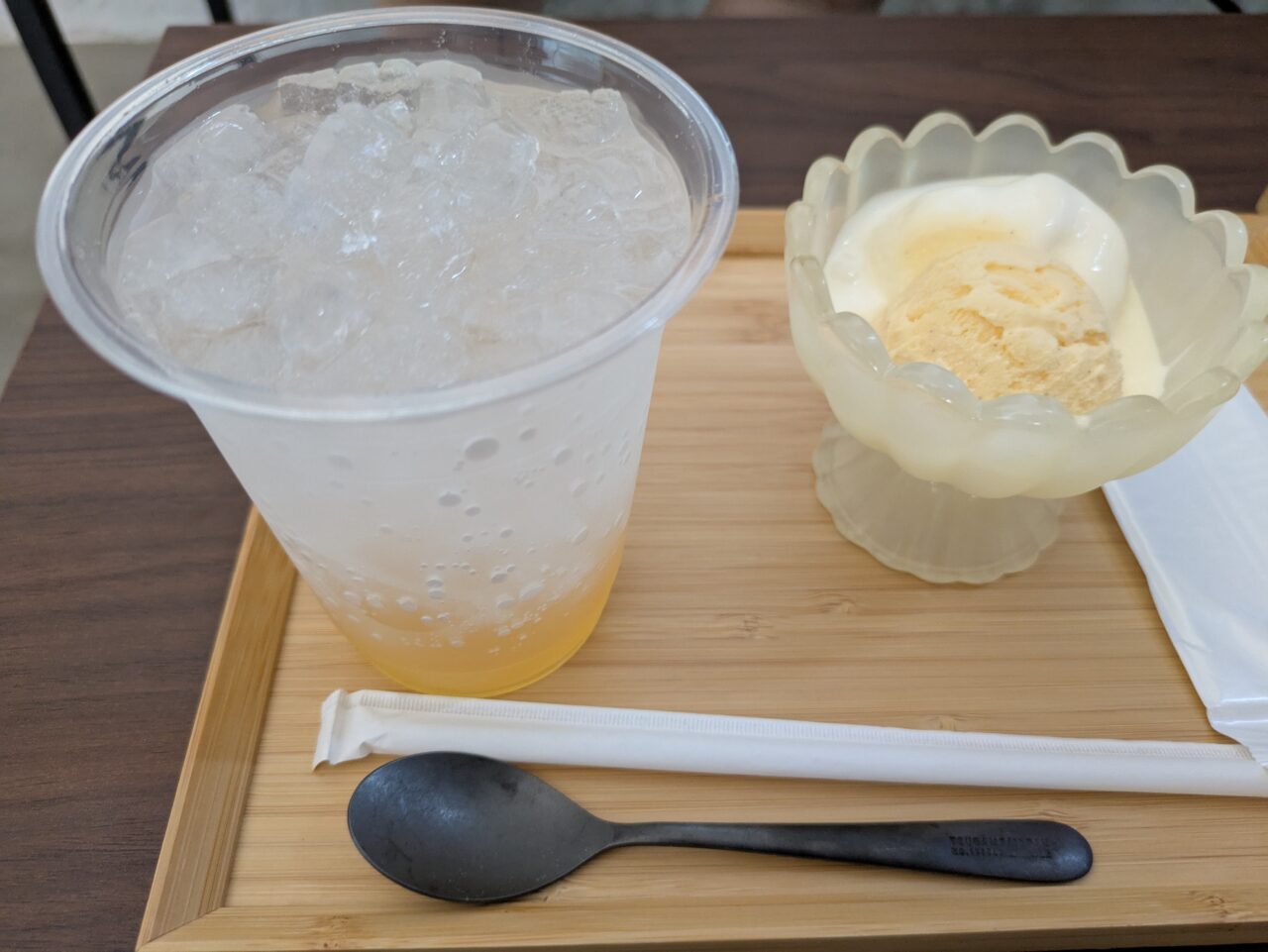 2lipan（トゥリパン）のミチョとバニラアイス