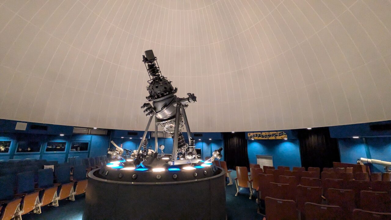 少年自然の家の宿泊体験のプラネタリウム