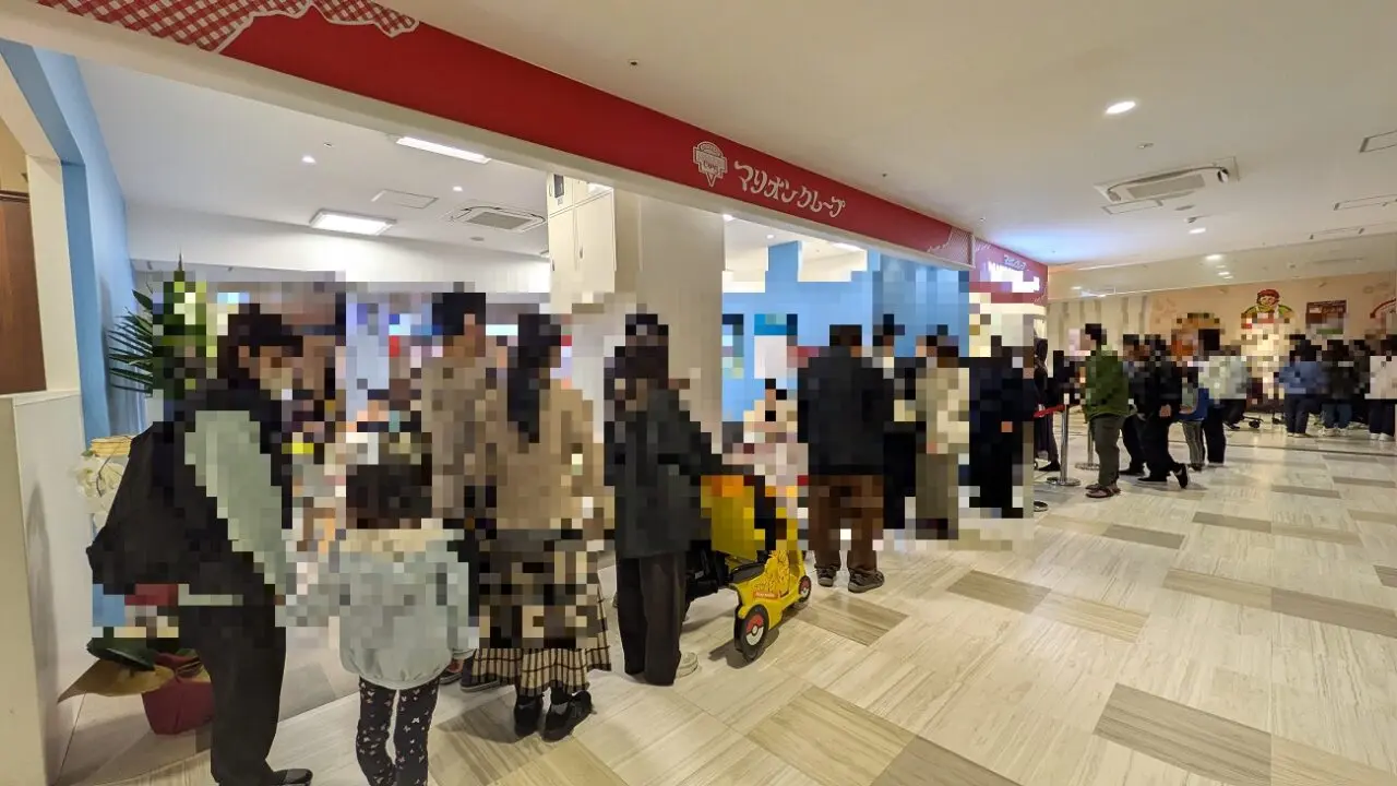 マリオンクレープがオープンして長蛇の列