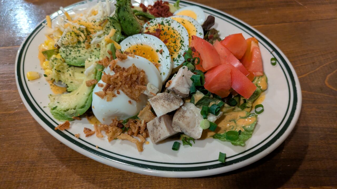 18ステーキダイナーのコブサラダ