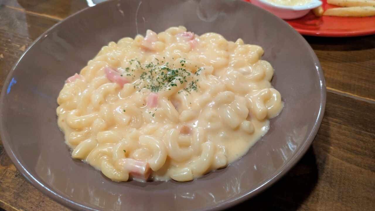 18ステーキダイナーのマックアンドチーズ