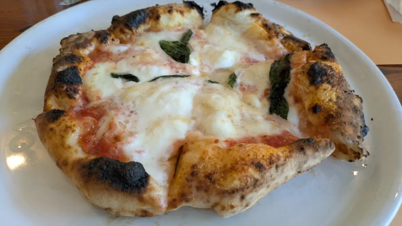 Pizzeria Due Lampioniのマルゲリータコン竹島