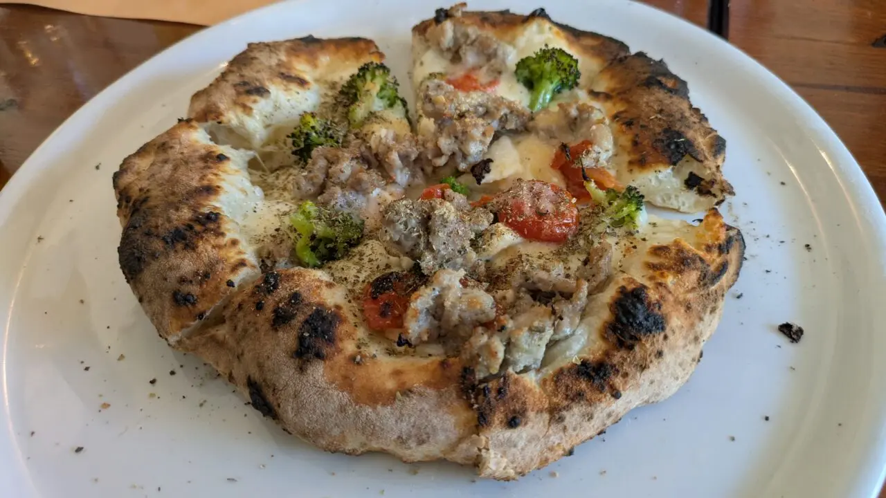 Pizzeria Due Lampioniのサルシッチャ