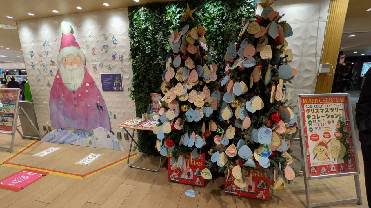 シャポー本八幡のクリスマスツリーデコレーションイベント