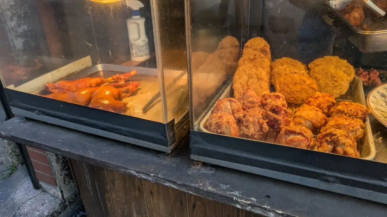 肉の富田屋の揚げたてメニュー