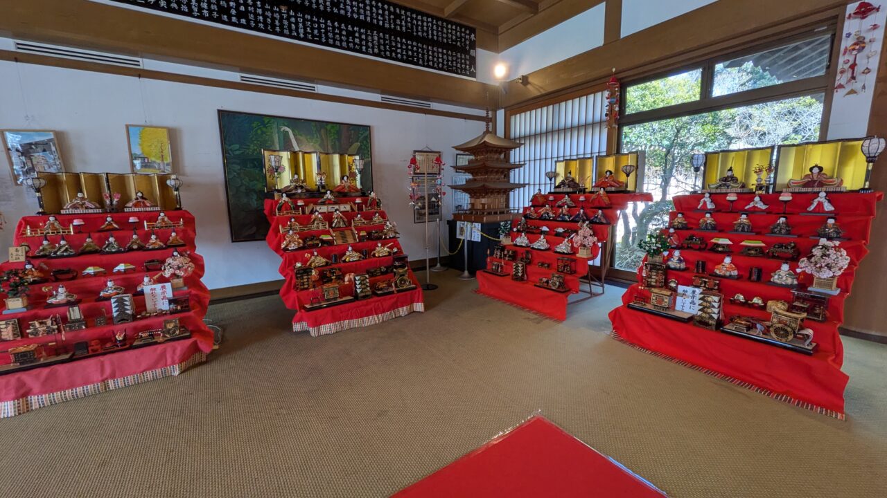 鬼子母神堂のひな飾り