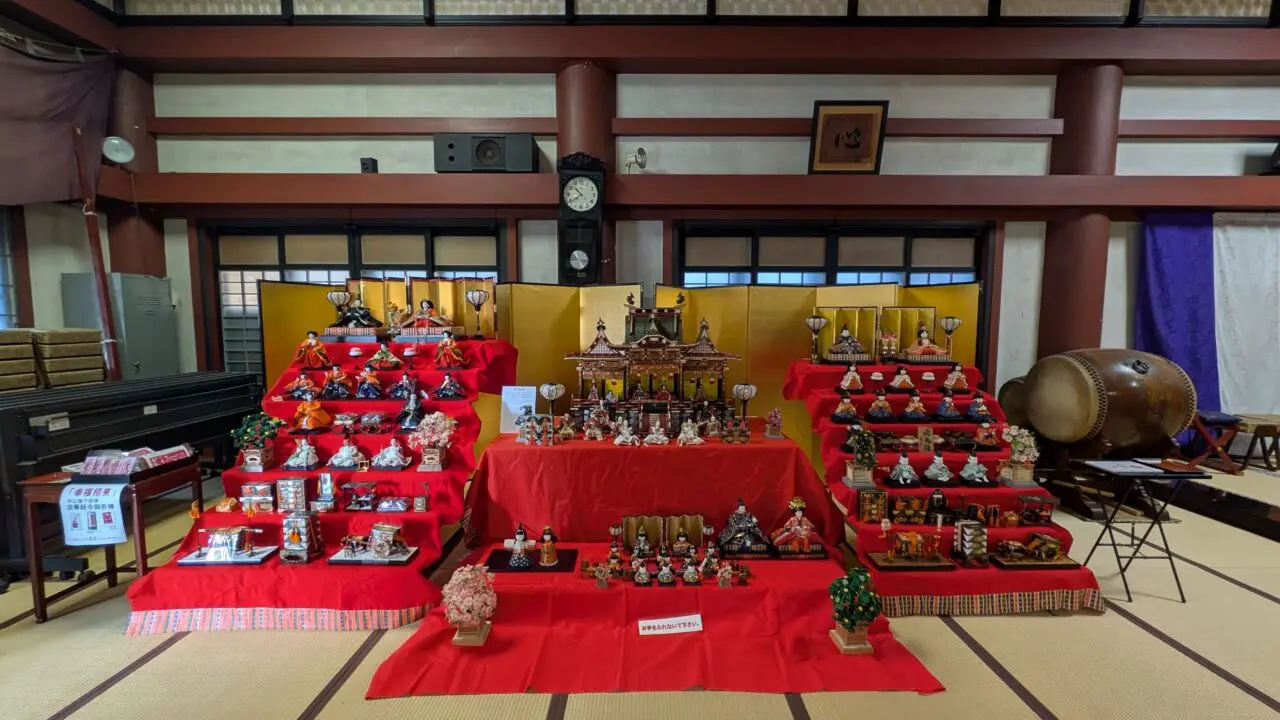 奥之院のひな飾り