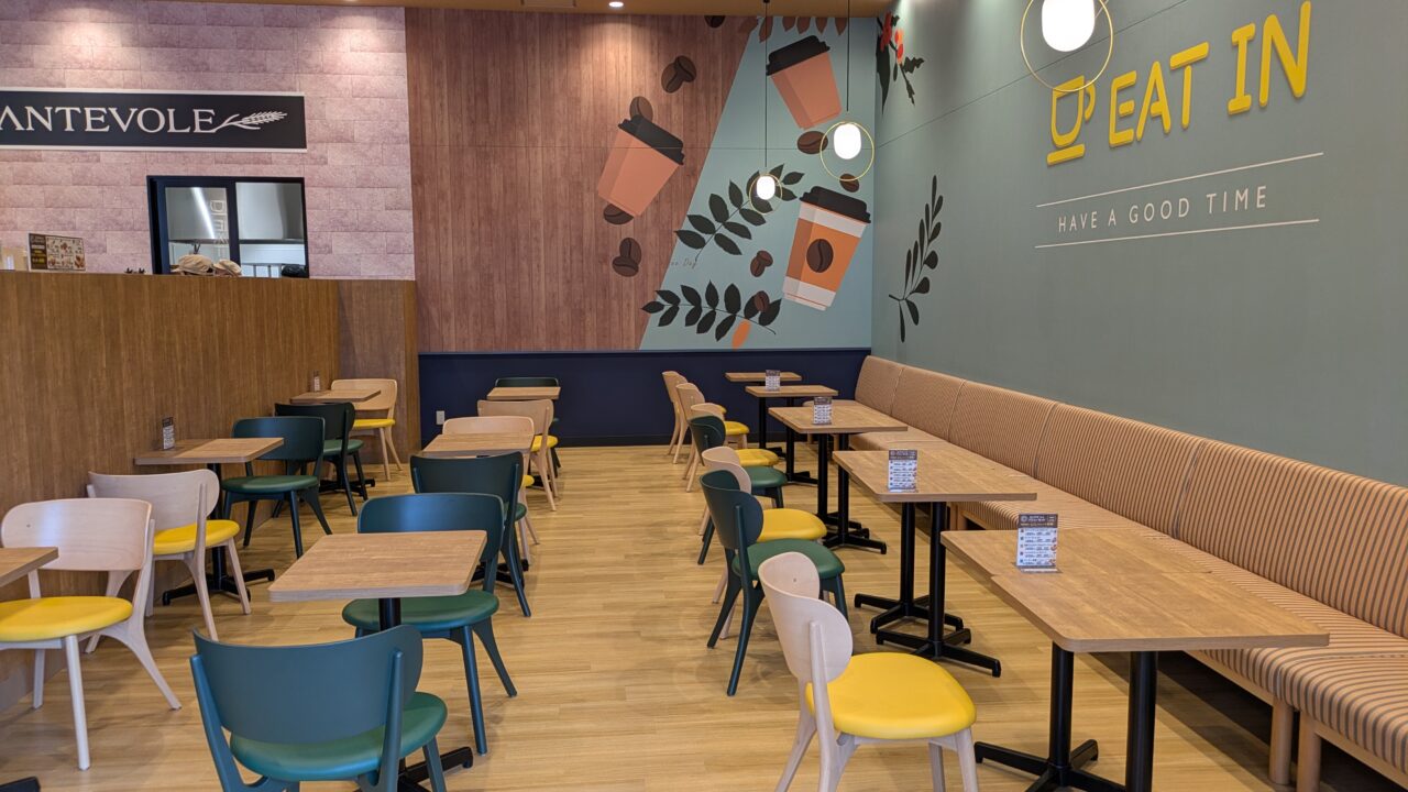 そよらリーフシティ市川のイートインスペース