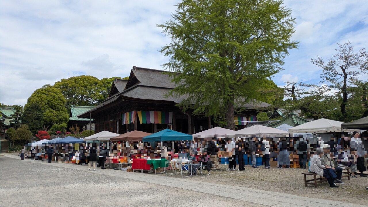 第40回なかやま特別骨董市の会場