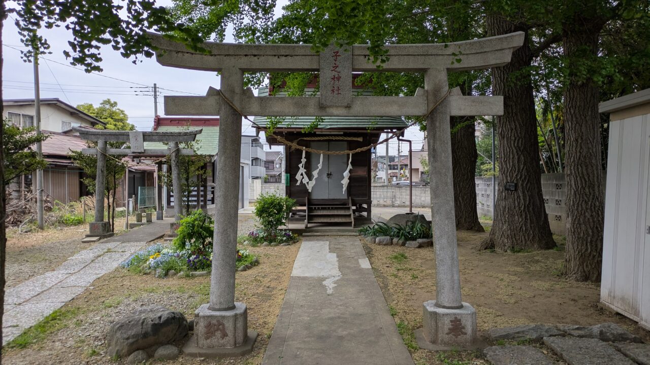 おぐり朝市が開催される子之神社