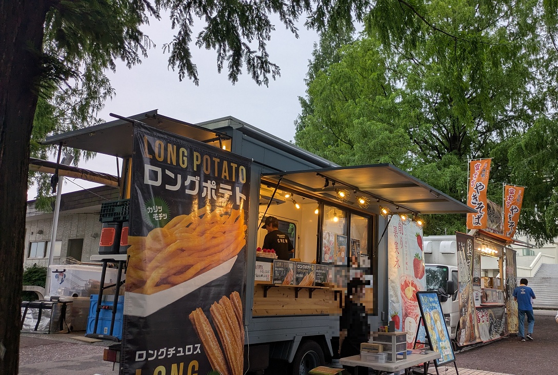 国府台スタジアムにはキッチンカーも登場