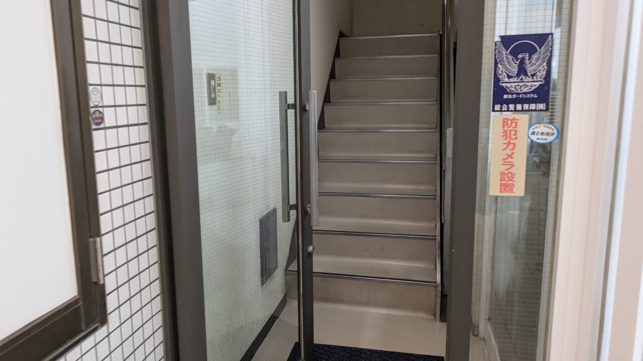 パソコン修理Dr.市川駅前店の入口