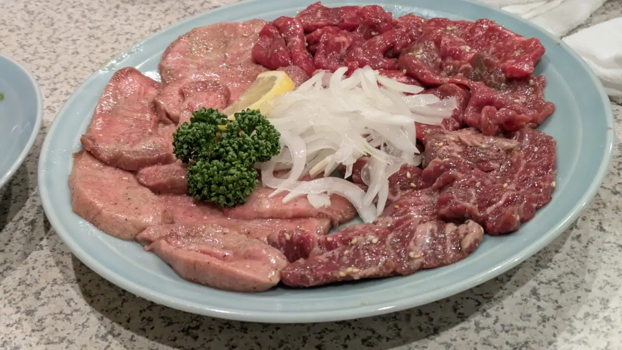照月苑のタンとロースとハラミ