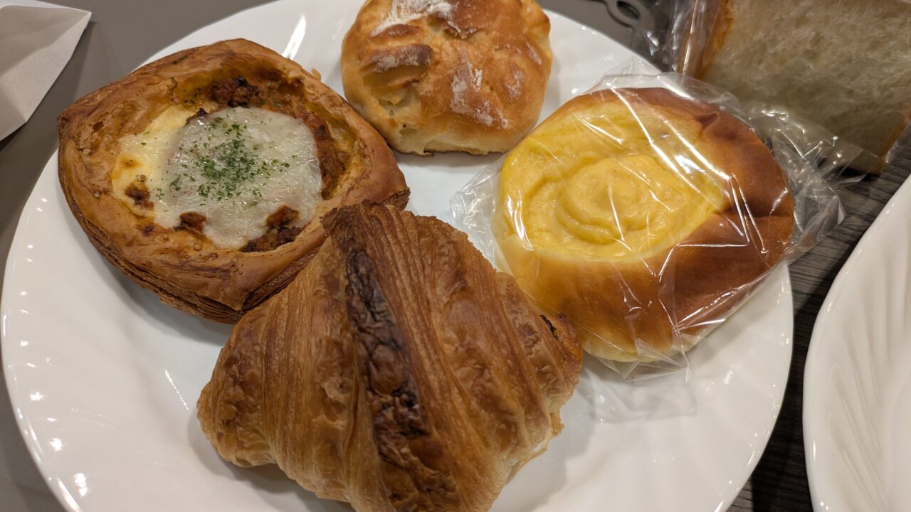 カモベイクハウスのパンは絶品