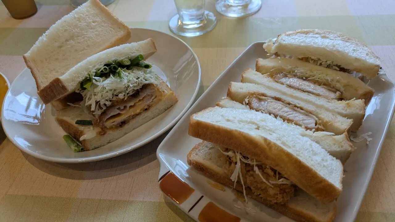 らいおんカフェのカツサンド