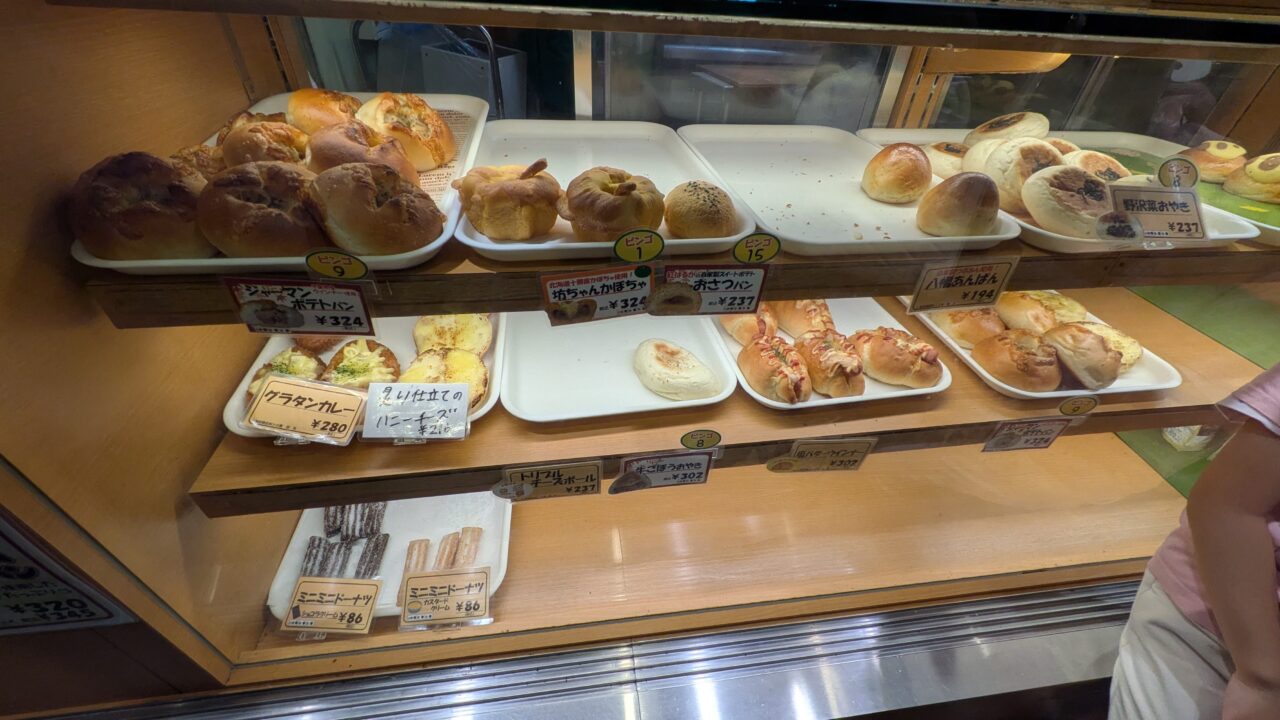 ピーターパンJr.シャポー本八幡店のショーケース